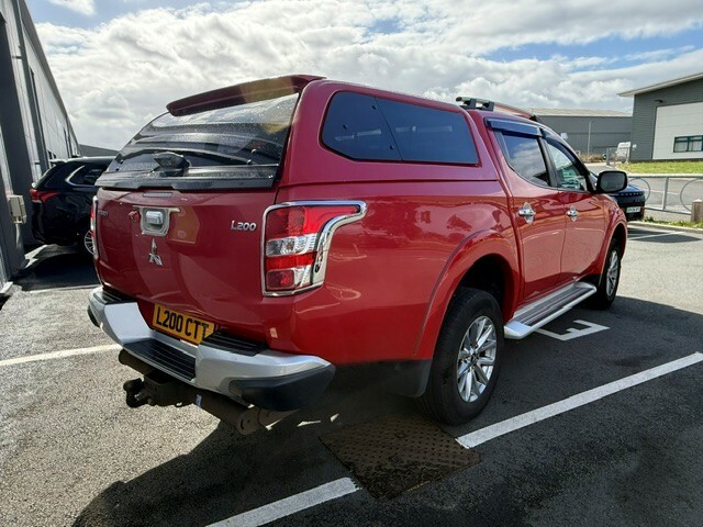 Mitsubishi L200 2.4 Di-d Dc Barbarian Pickup Double Cab Red #6