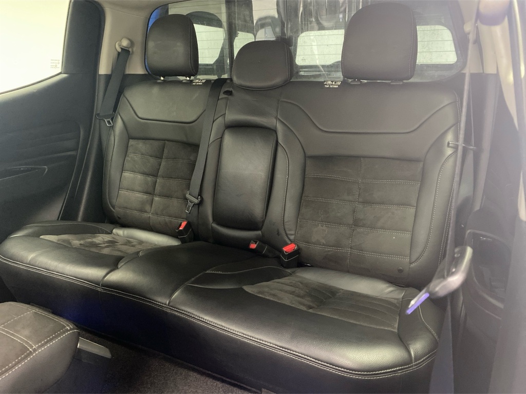 Mitsubishi L200 Di-d Dc Barbarian Red #18