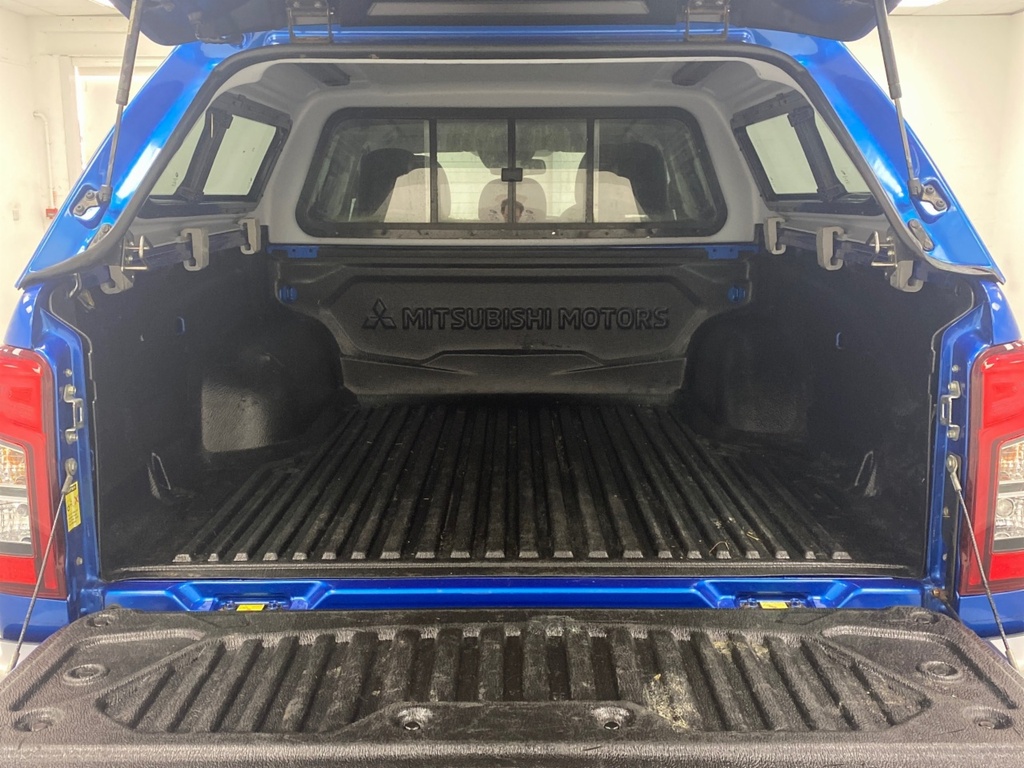 Mitsubishi L200 Di-d Dc Barbarian Red #53