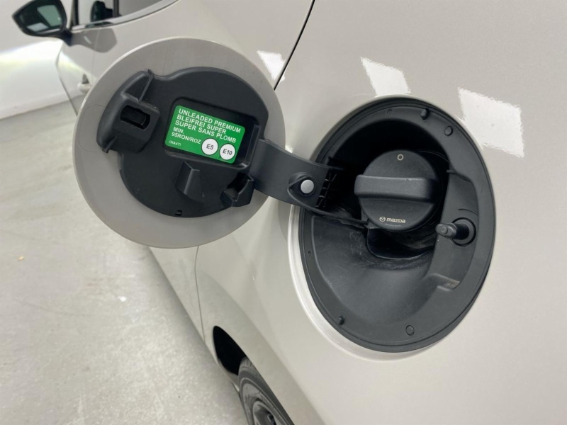 Mazda 3 2.5 E-skyactiv G Mhev 140 Exclusive-line White #117