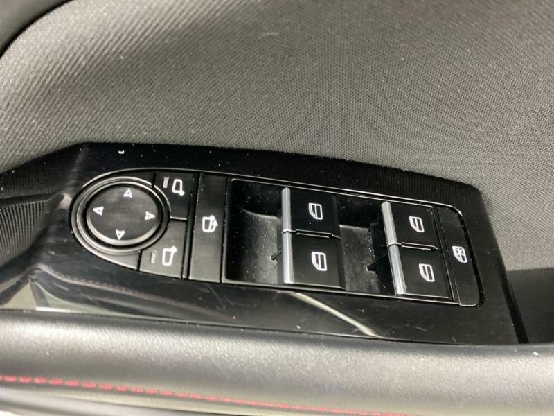 Mazda 3 2.5 E-skyactiv G Mhev 140 Exclusive-line White #122