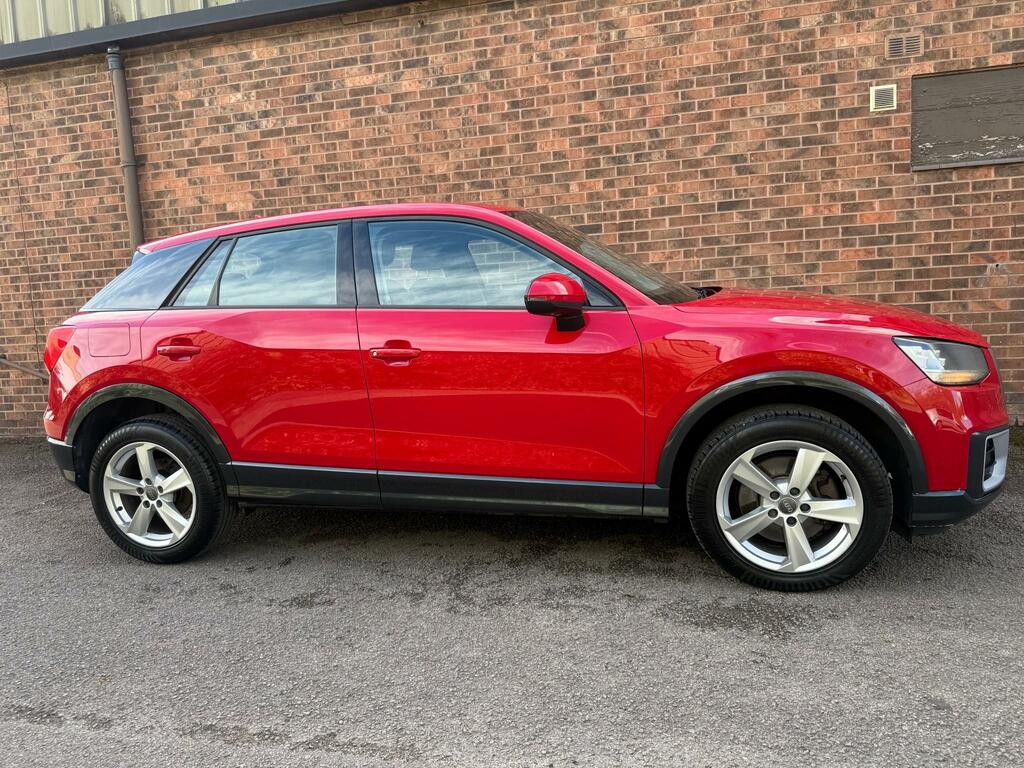 Audi Q2 Sport Tdi Red #4