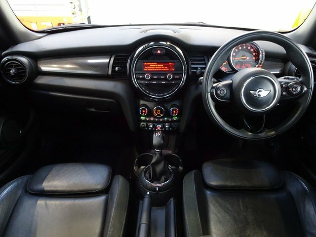 Mini Hatch 1.5 Cooper Hatchback Euro 6 Ss Red #2