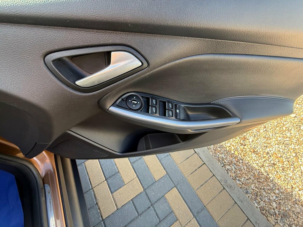 Ford Focus 1.6 Tdci Econetic Zetec Euro 5 Ss Black #29