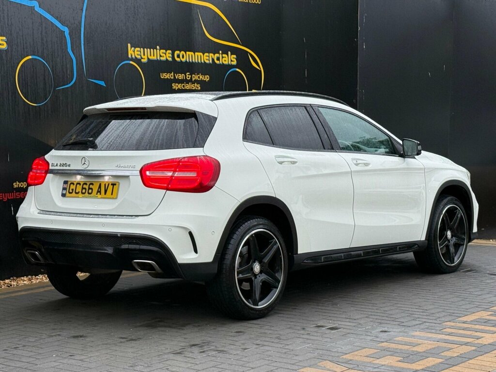 Mercedes-Benz GLA Class 2.1 Gla220d Amg Line Premium Plus 7G-dct 4Matic White #5