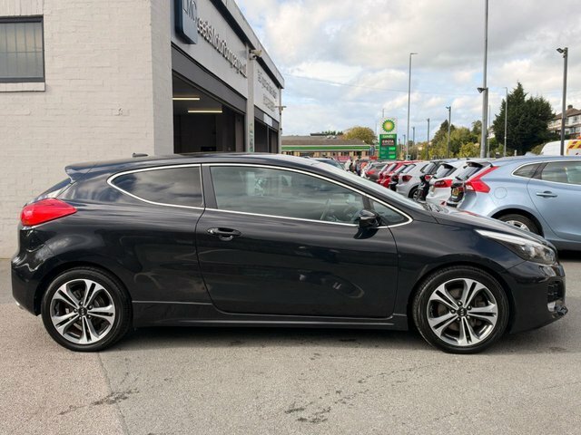 Kia Proceed Hatchback Black #2