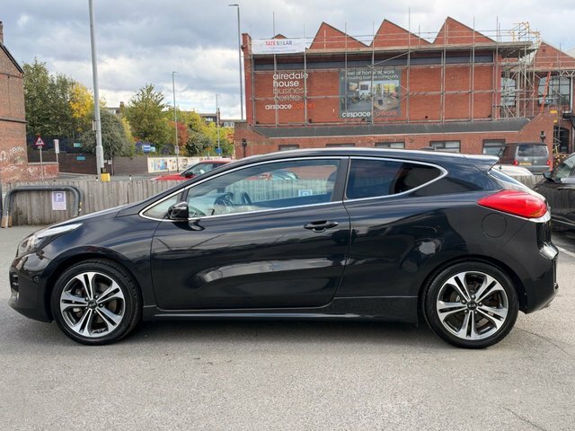 Kia Proceed Hatchback Black #6