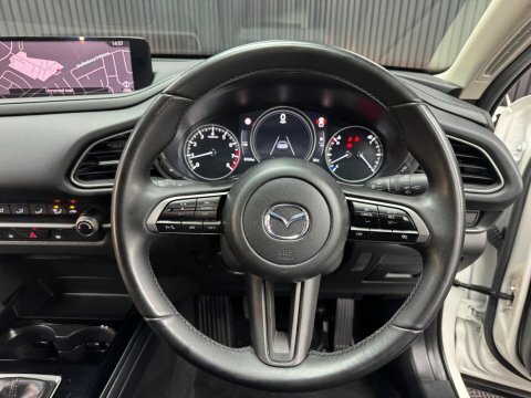 Mazda CX-30 2.5 E-skyactiv G White #6