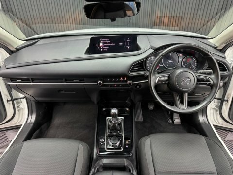 Mazda CX-30 2.5 E-skyactiv G White #4