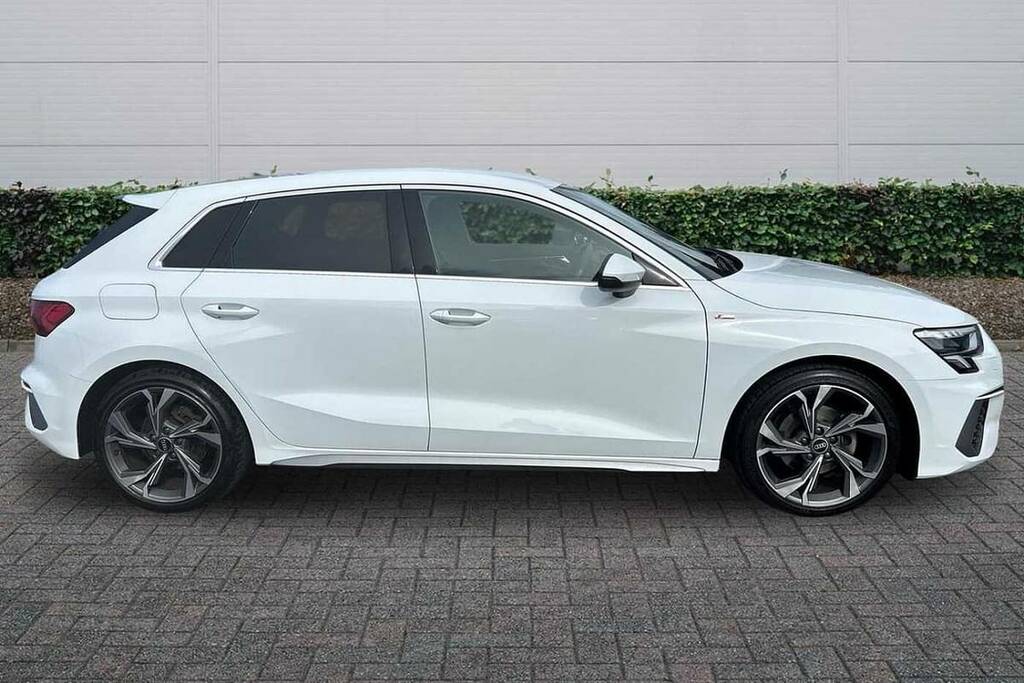 Audi A3 30 Tfsi S Line S Tronic VU23FFX White #4
