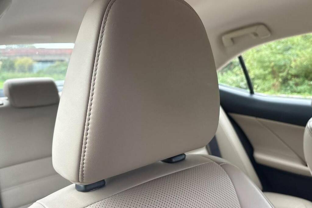 Lexus IS 300H Luxury Cvt Premium Navigation Silver #20