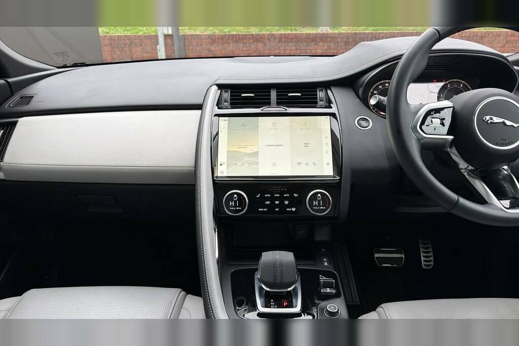 Jaguar E-Pace 2.0 D200 R-dynamic S Black #14