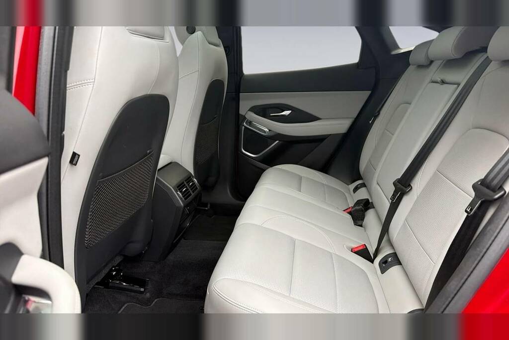 Jaguar E-Pace 2.0 D200 R-dynamic Se Black Red #4