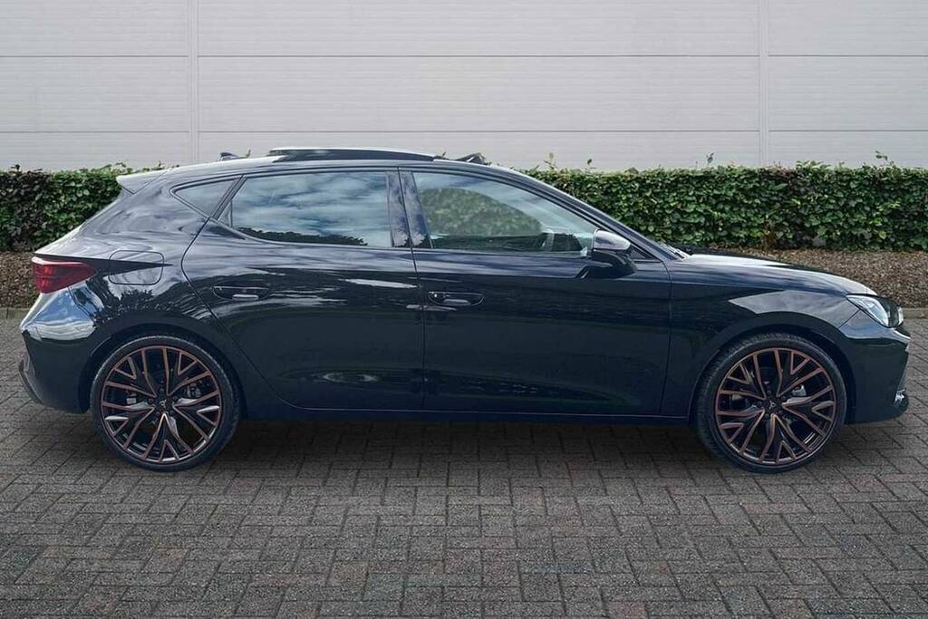 Cupra Leon 1.5 Etsi 150 V2 Dsg Black #4