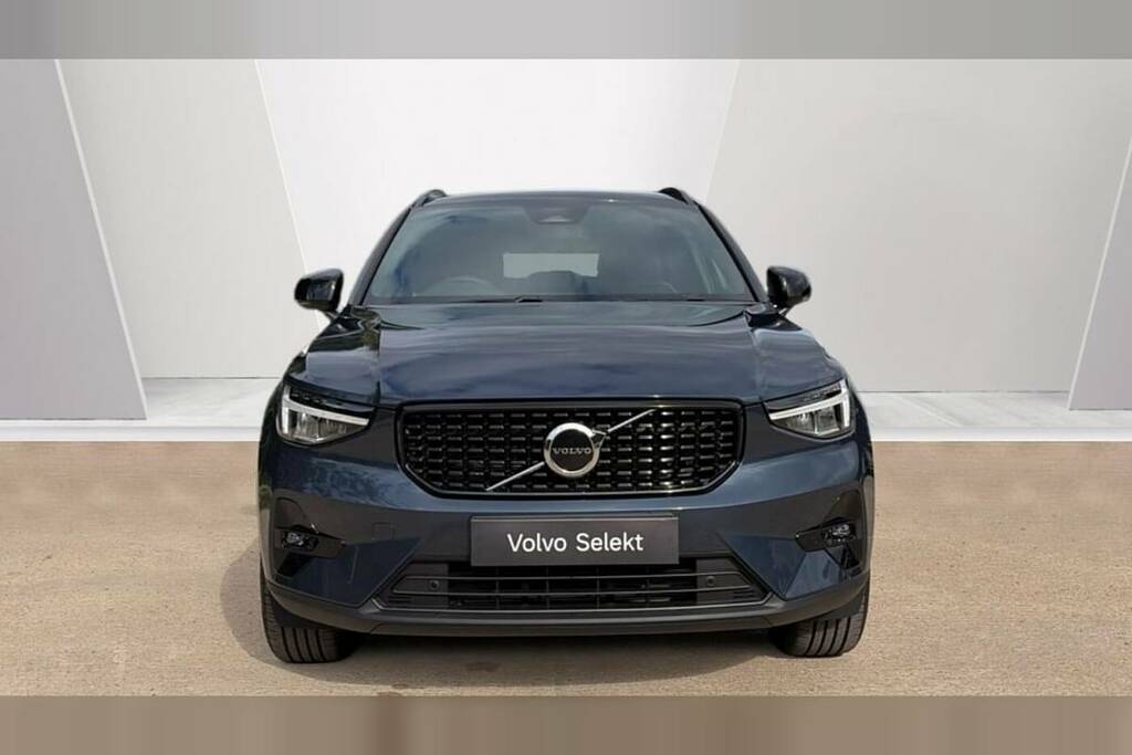 Volvo XC40 2.0 B3p Plus Dark Blue