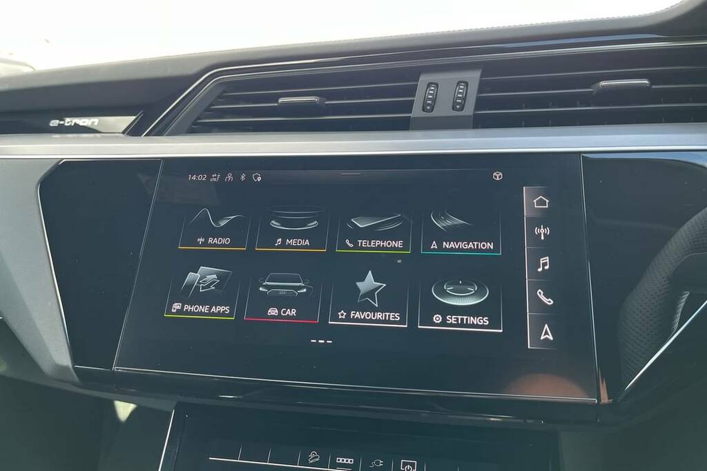 Audi E-tron 230Kw 50 Quattro 71Kwh Black Edition Black #2