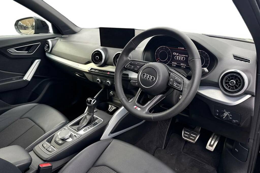 Audi Q2 35 Tdi Quattro S Line S Tronic Black #4