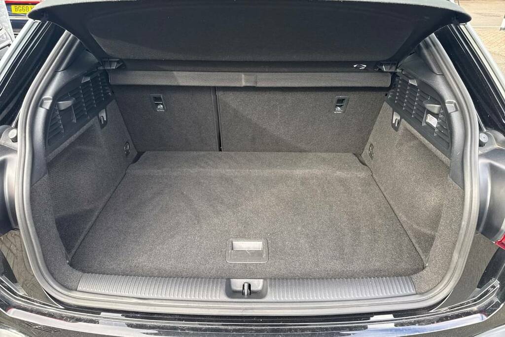 Audi Q2 35 Tdi Quattro S Line S Tronic Black #2