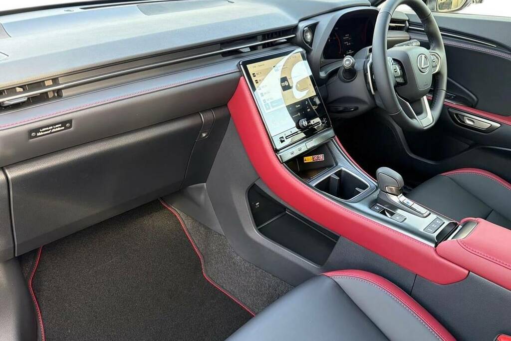 Lexus LBX 1.5 Vibrant Edition E-cvt Bi-tone  #5