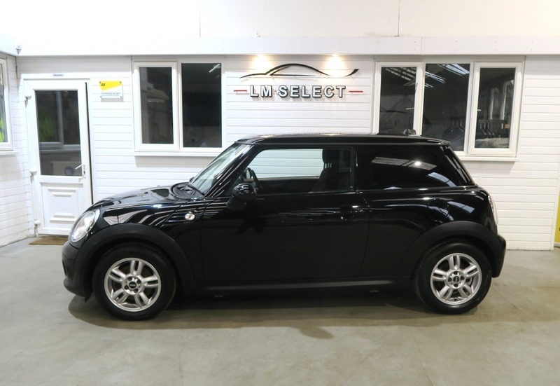 Mini Hatch 125 Black