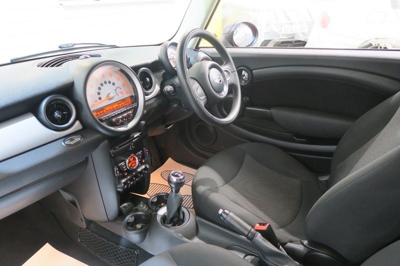 Mini Hatch 1.6 Cooper Euro 6 122 Ps One Own Blue #24