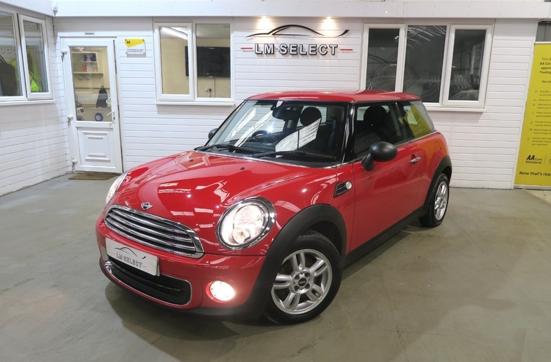 Mini Hatch 100 Red #3