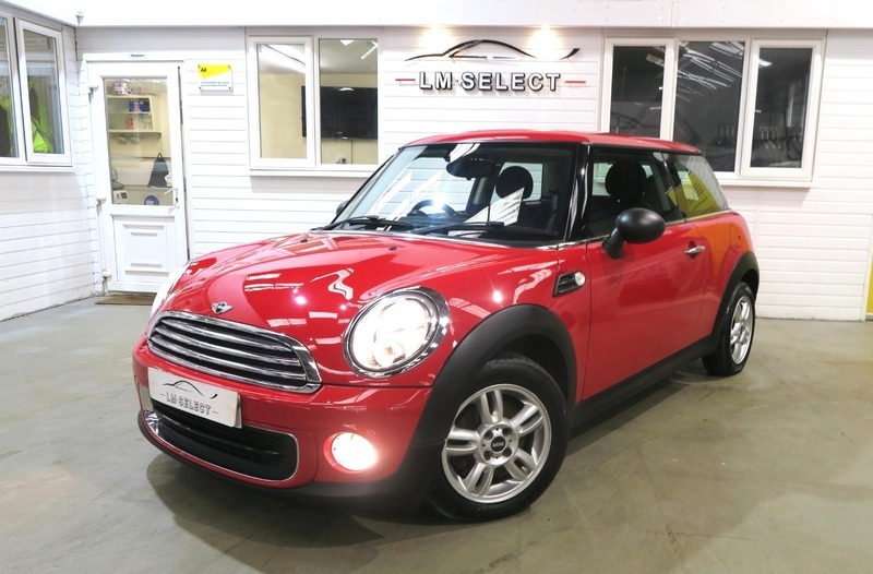 Mini Hatch 100 Red #2