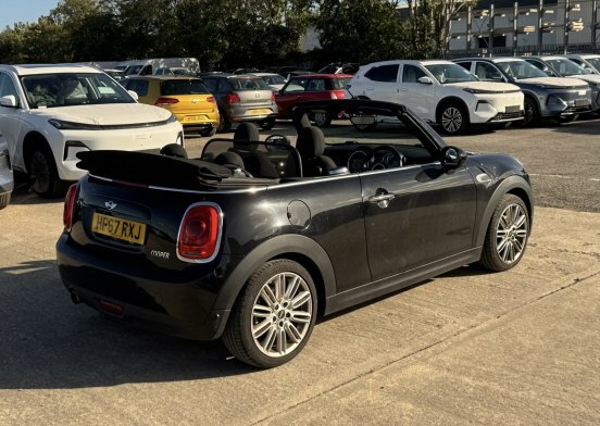 Mini Hatch 1.5 Cooper Black