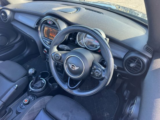 Mini Hatch 1.5 Cooper Black #2