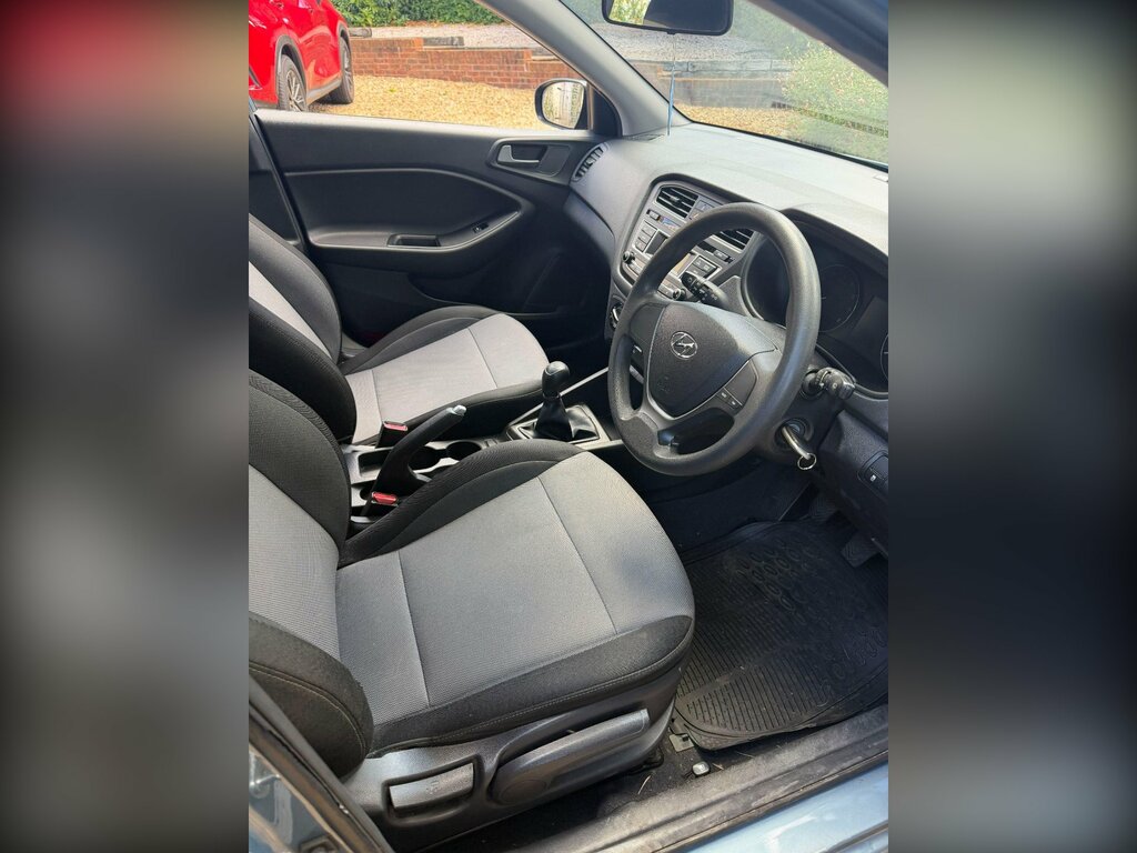 Hyundai I20 1.2 Premium Se Nav Red #3