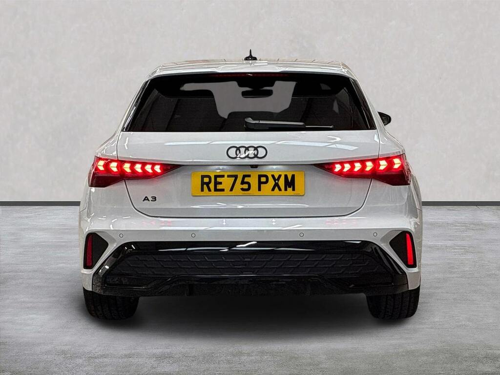 Audi A3 2.0 Tdi 150 Black Edition S Tronic Tech Pack White #4