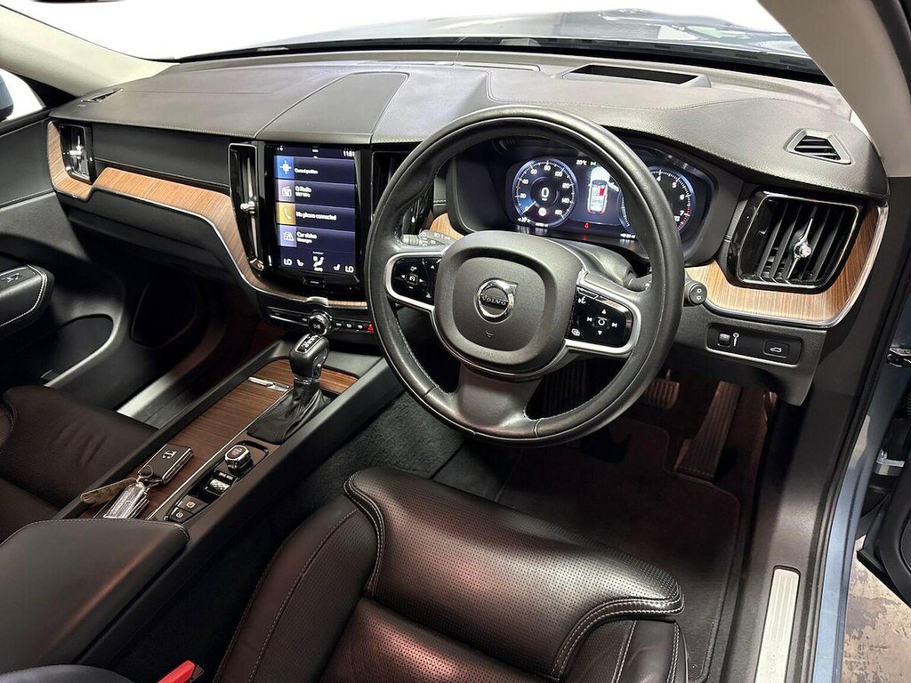 Volvo XC60 Inscription Pro Red #8