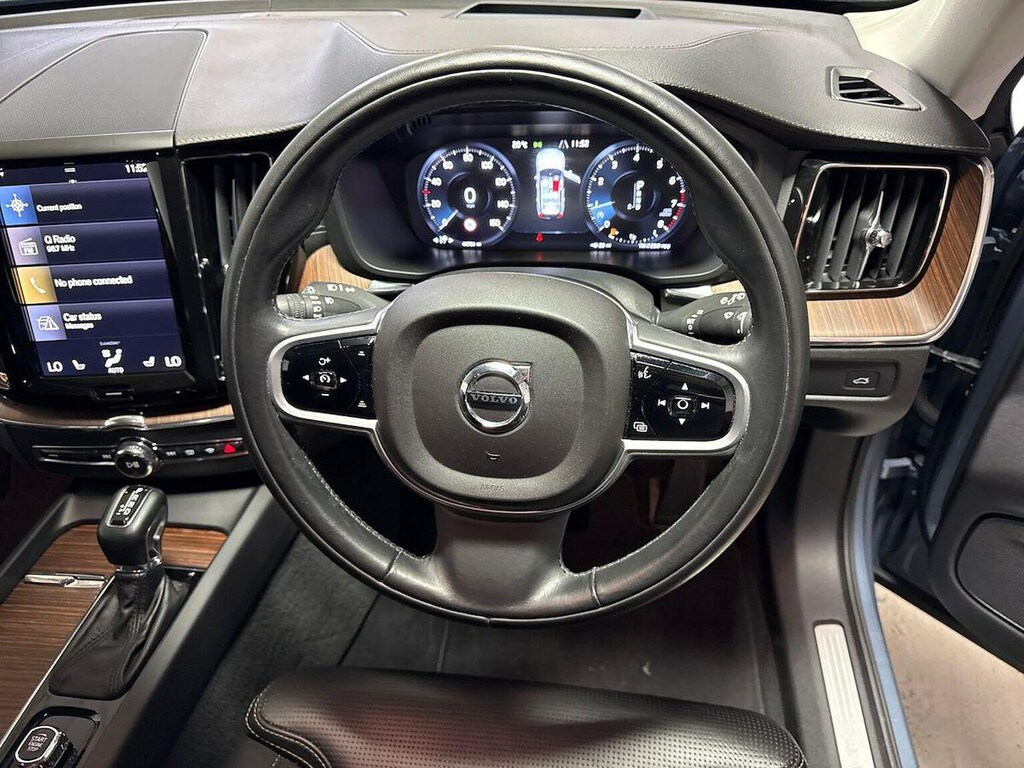 Volvo XC60 Inscription Pro Red #9
