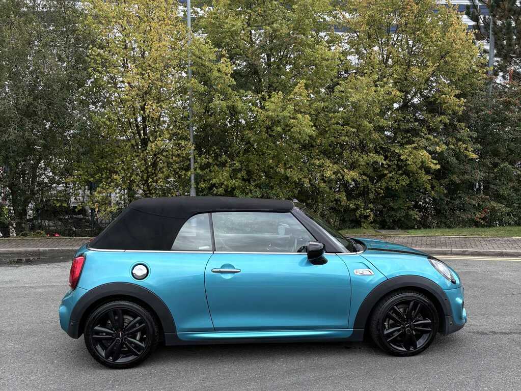Mini Convertible 1.5 Cooper Exclusive II Comfortnav Pack Black #8
