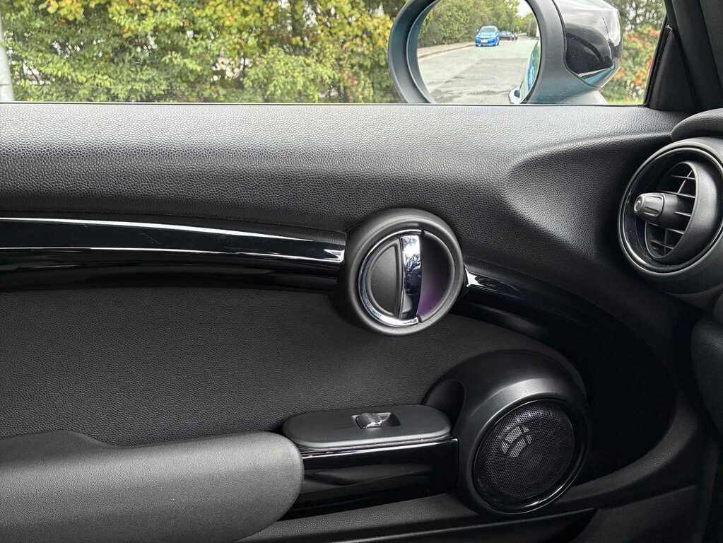 Mini Convertible 1.5 Cooper Exclusive II Comfortnav Pack Black #23