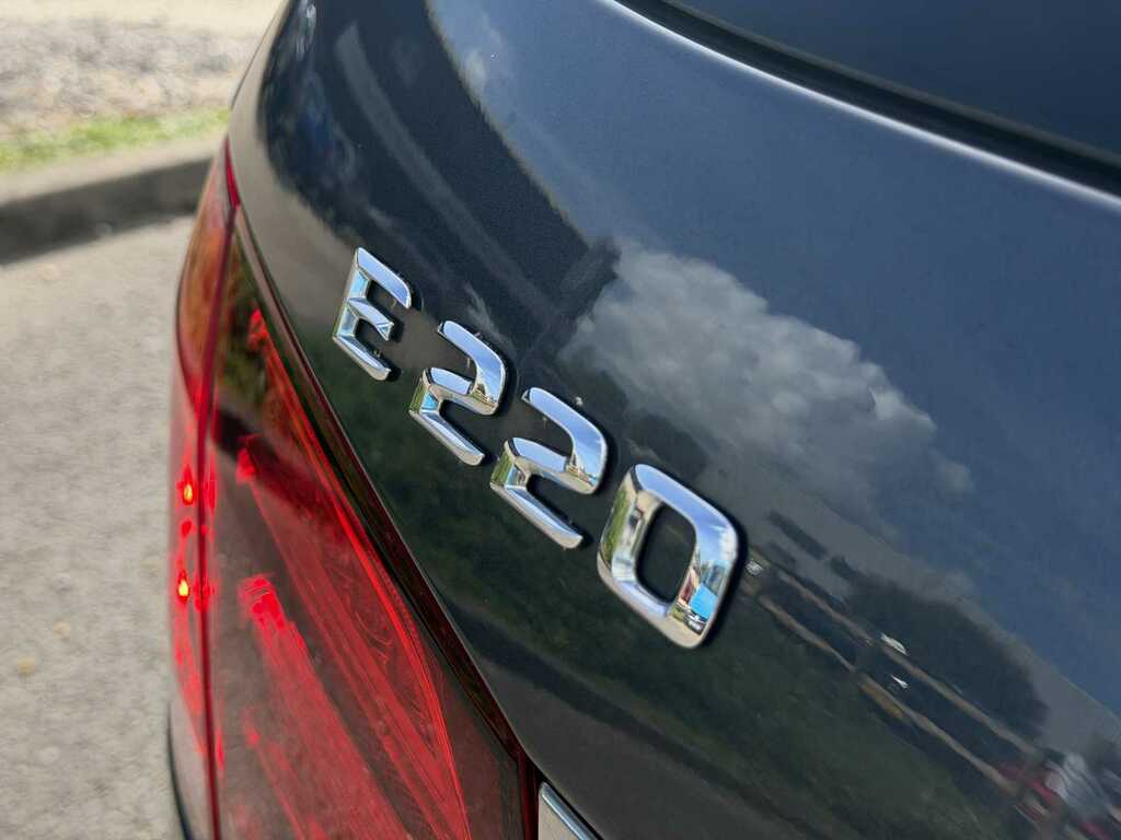 Mercedes-Benz E Class 2.1 E220 Cdi Amg Sport Cabriolet G-tron White #10