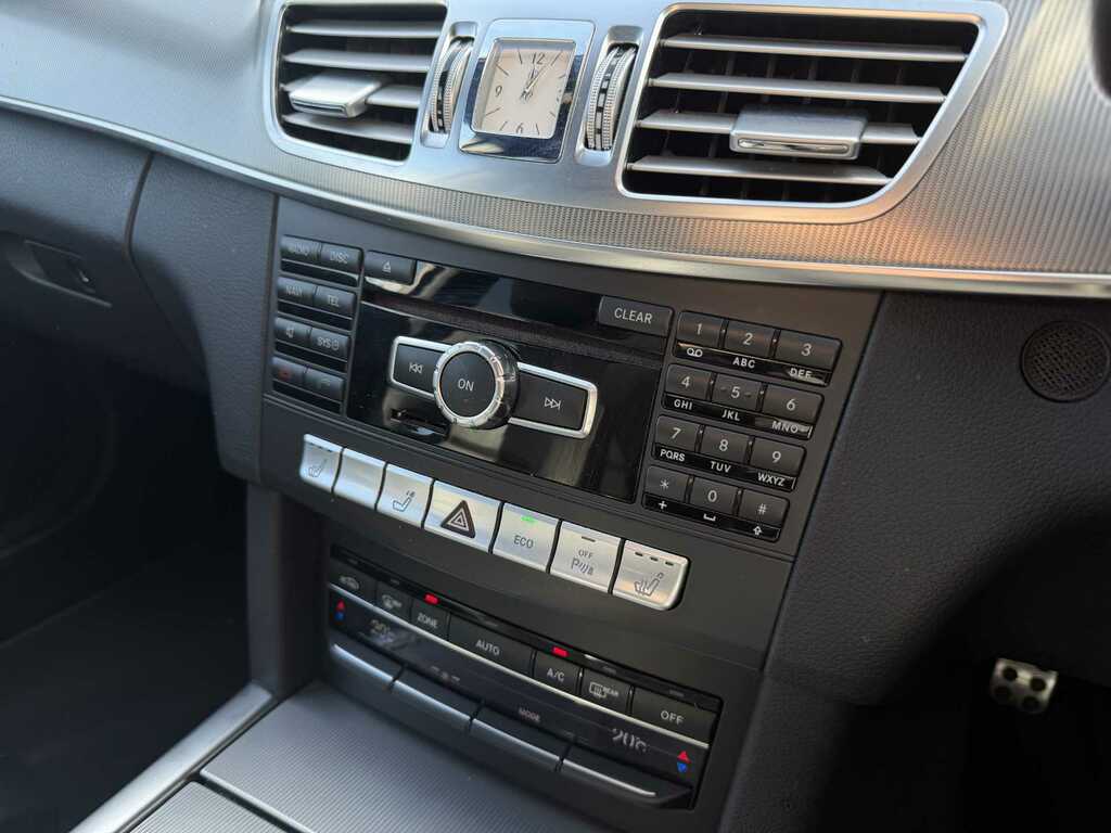Mercedes-Benz E Class 2.1 E220 Cdi Amg Sport Cabriolet G-tron White #32