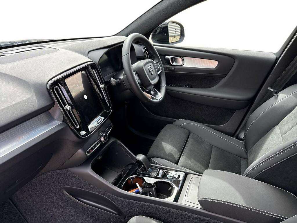 Volvo XC40 2.0 B3p Plus Dark  #6