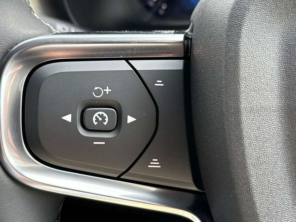 Volvo XC40 2.0 B4p Ultra Black Edition Black #26