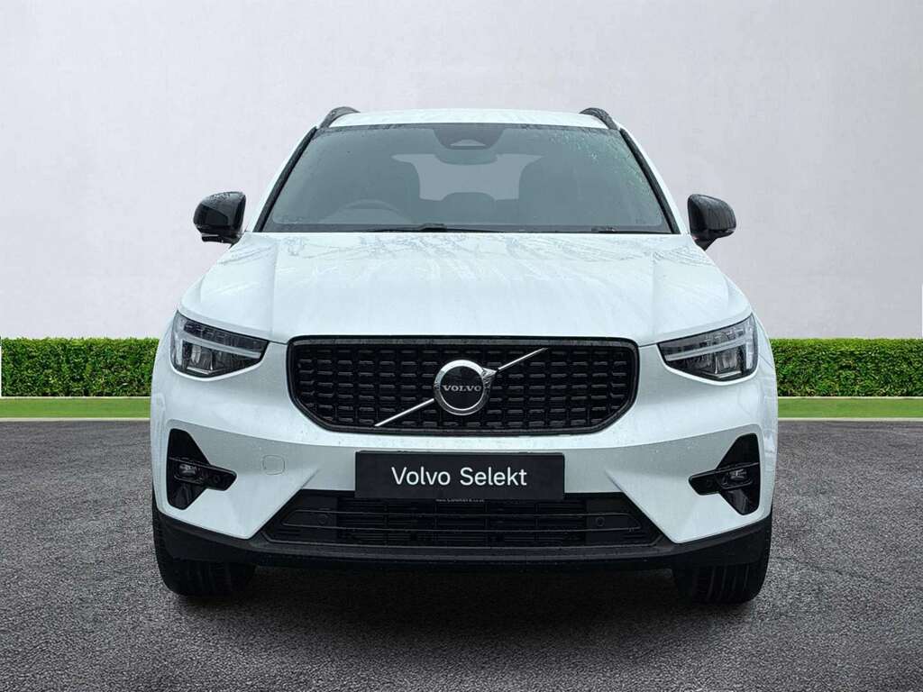 Volvo XC40 2.0 B3p Plus Dark  #2
