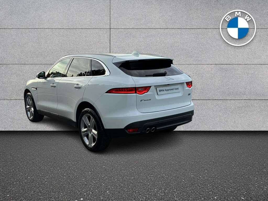 Jaguar F-Pace 2.0D Portfolio Awd White