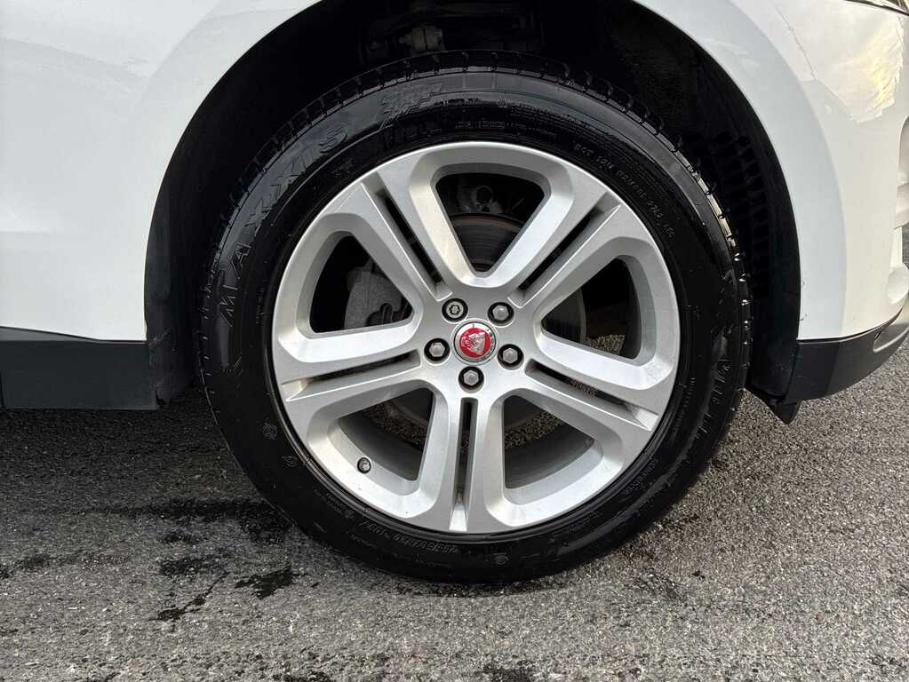 Jaguar F-Pace 2.0D Portfolio Awd White #5