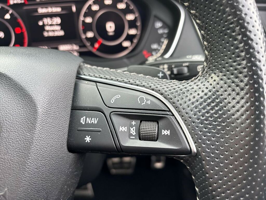 Audi Q5 2L S Line Black #27