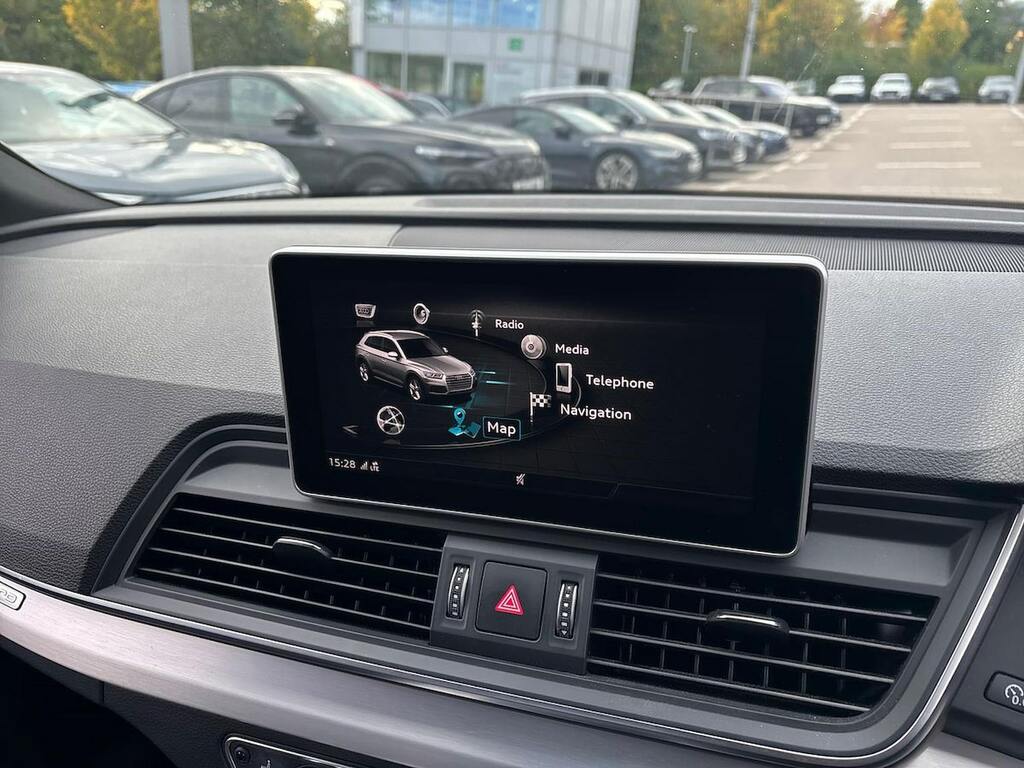 Audi Q5 2L S Line Black #11