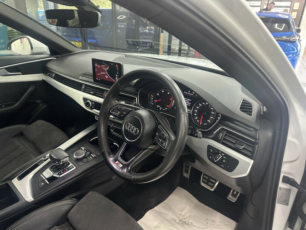 Audi A4 2.0 Tdi S Line White #2