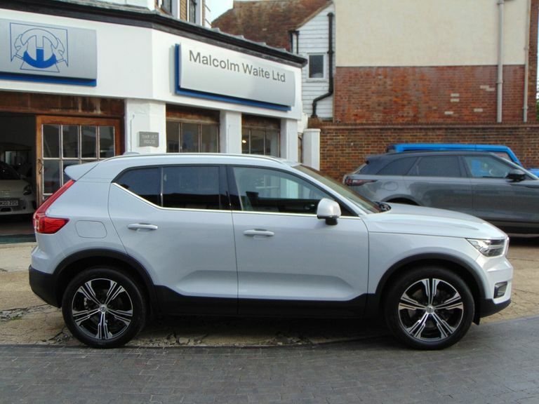 Volvo XC40 1.5 T5 Recharge Phev Inscription Pro Silver #2
