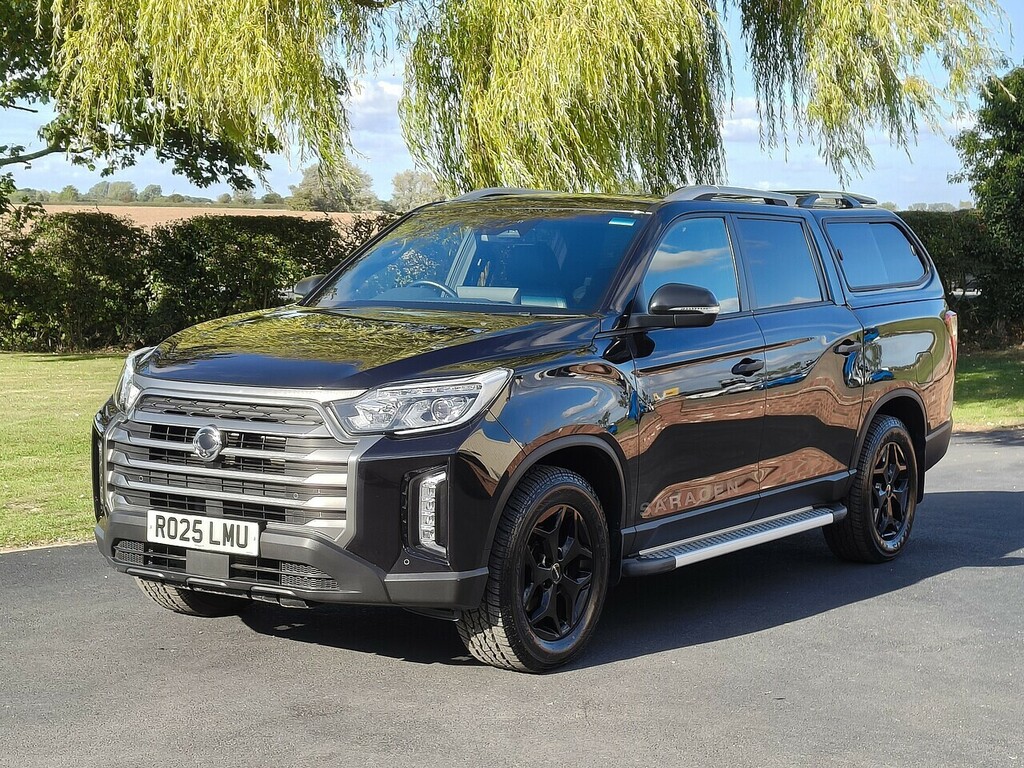 SsangYong Musso Saracen Black