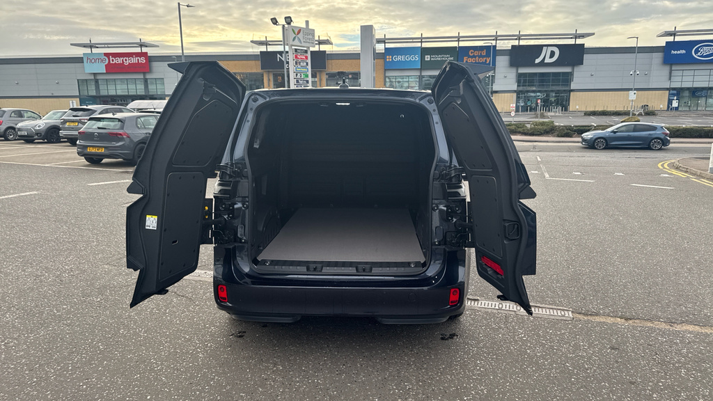 Volkswagen ID.Buzz Pro 79Kwh Commerce Panel Van 4Mo Black #10