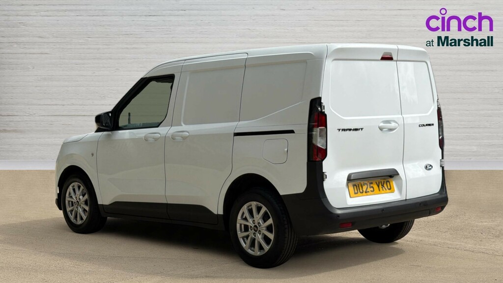 Ford Transit Courier #5