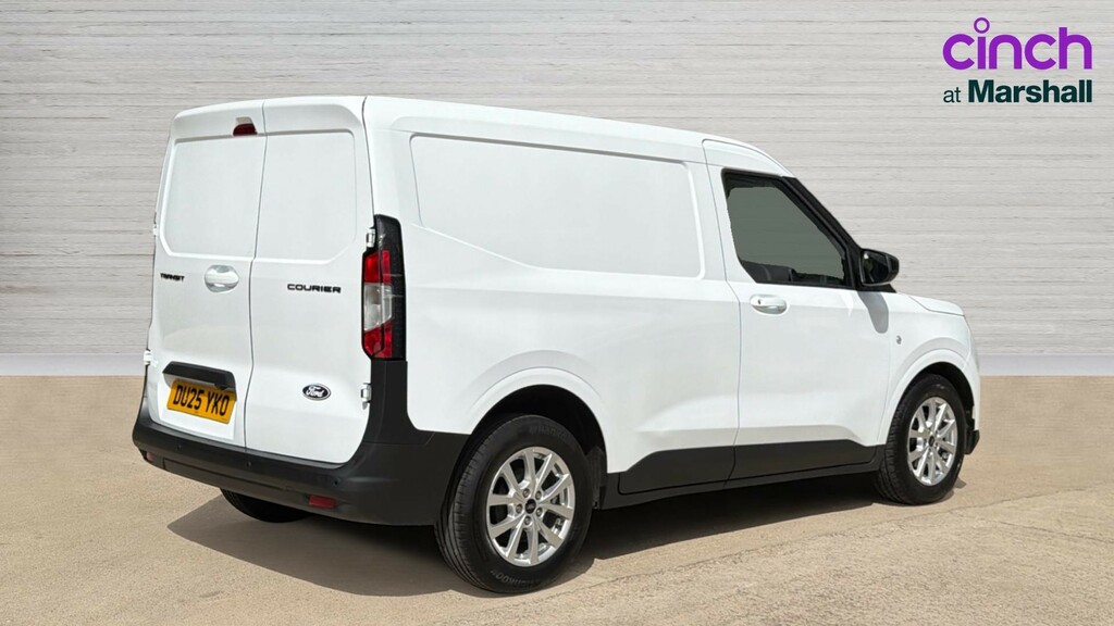 Ford Transit Courier #3